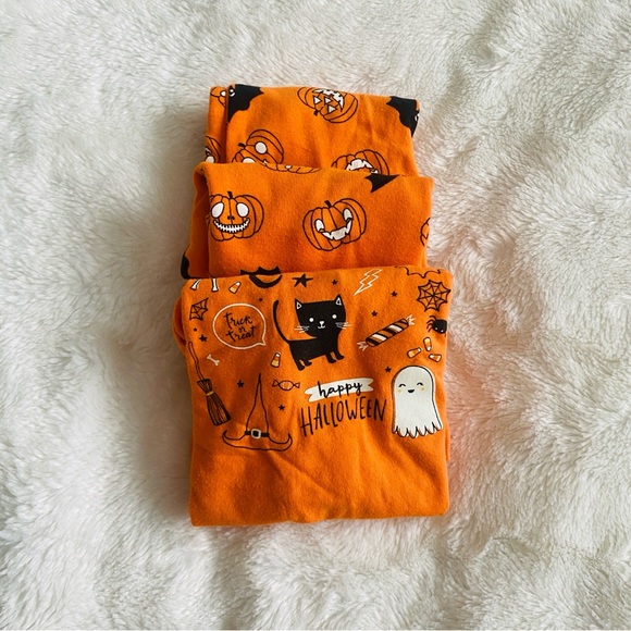 FREE w/purchase 3 Piece Halloween Bundle - Onesie and Two Piece Pyjamas - Picture 2 of 7